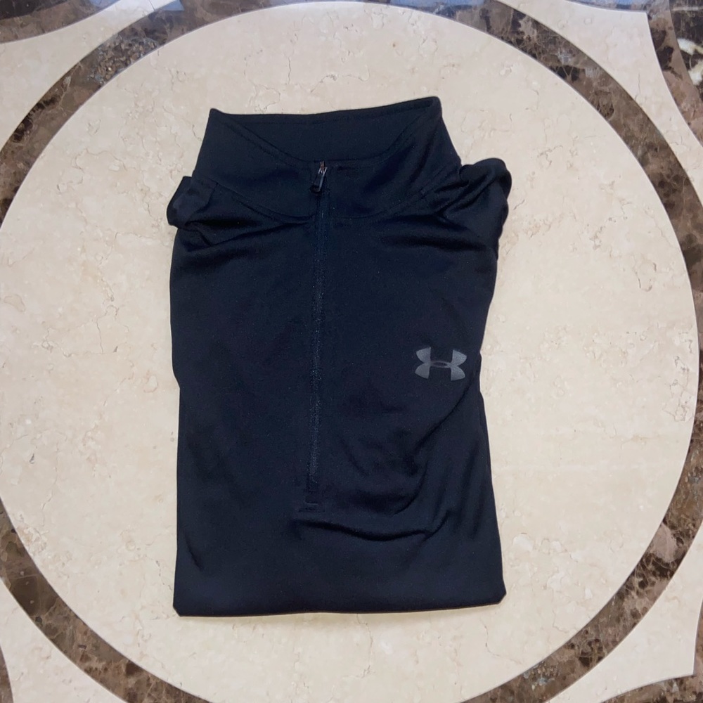 Under Armor light weight pull over.